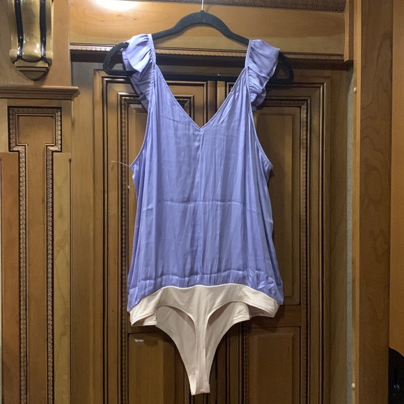 NWOT Paige V-back Thong Bodysuit Ruffled Cap Sleeve in Periwinkle Size XL - Picture 7 of 12